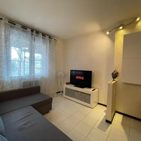 Appartement Citta&aeroporto Black And White