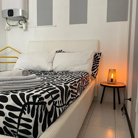 Citta&aeroporto Black And White Appartement