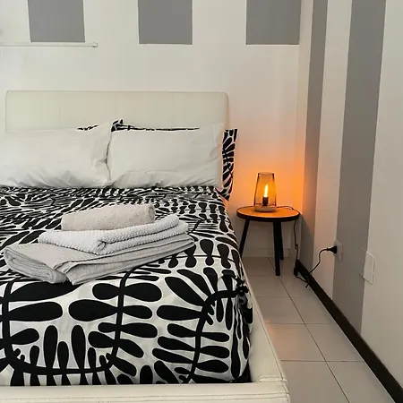 Citta&aeroporto Black And White Appartement *